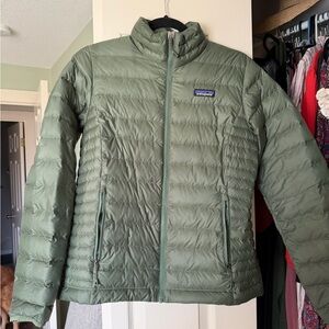 Patagonia Women's Down Sweater green